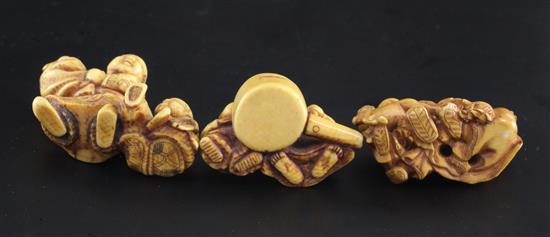 Three Japanese ivory netsuke of children, 19th century, 3.5cm - 4.5cm